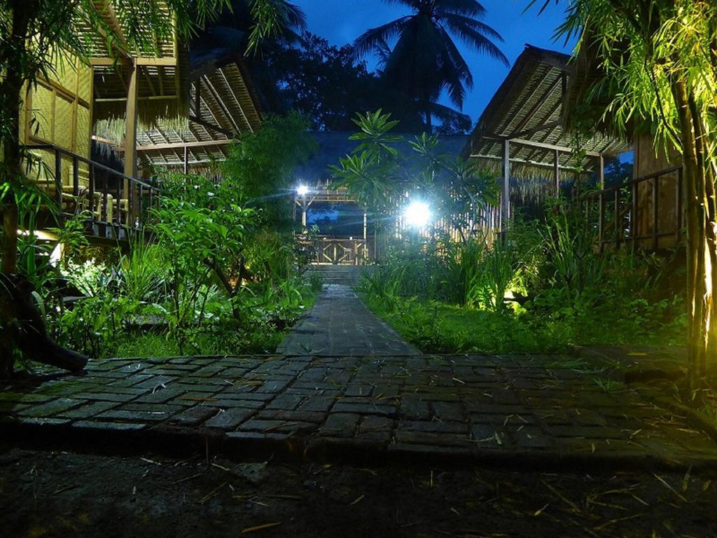 Shibui Garden Bungalows&Restaurant Tanjung  Exterior foto
